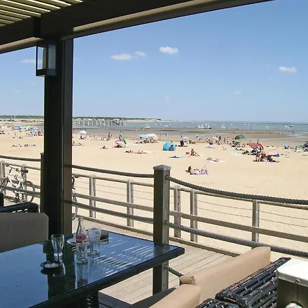 Three-bedroom In Sur