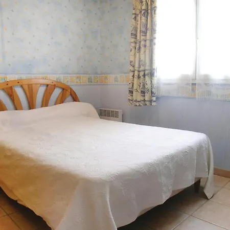 Дом отдыха Three-bedroom In Sur Ла-Транш-сюр-Мер