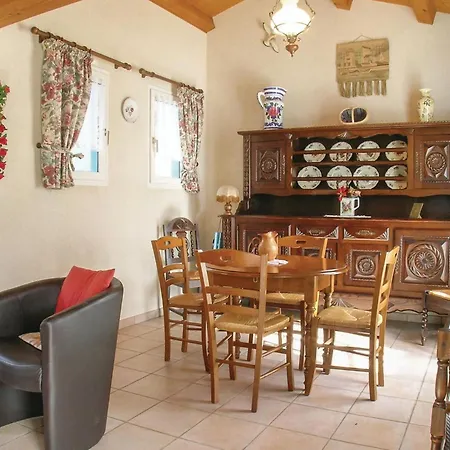 Three-bedroom In Sur
