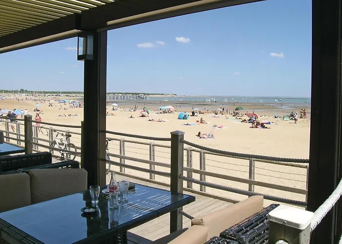 Three-bedroom In Sur