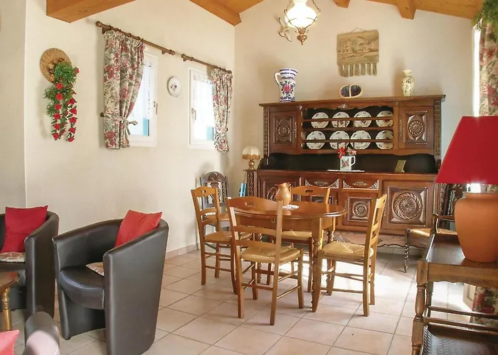 Three-bedroom In Sur